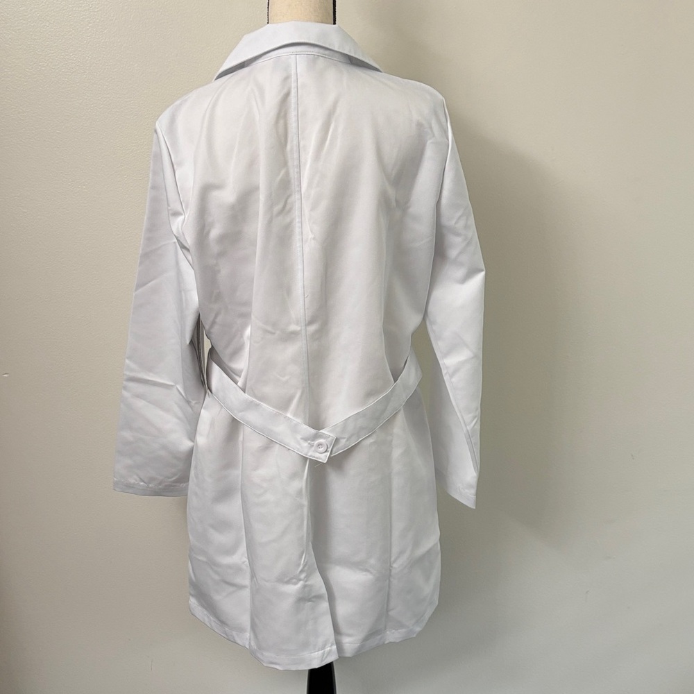 Grey’s Anatomy Gardenia California White Lab Coat-XL- NWT - Picture 5 of 9